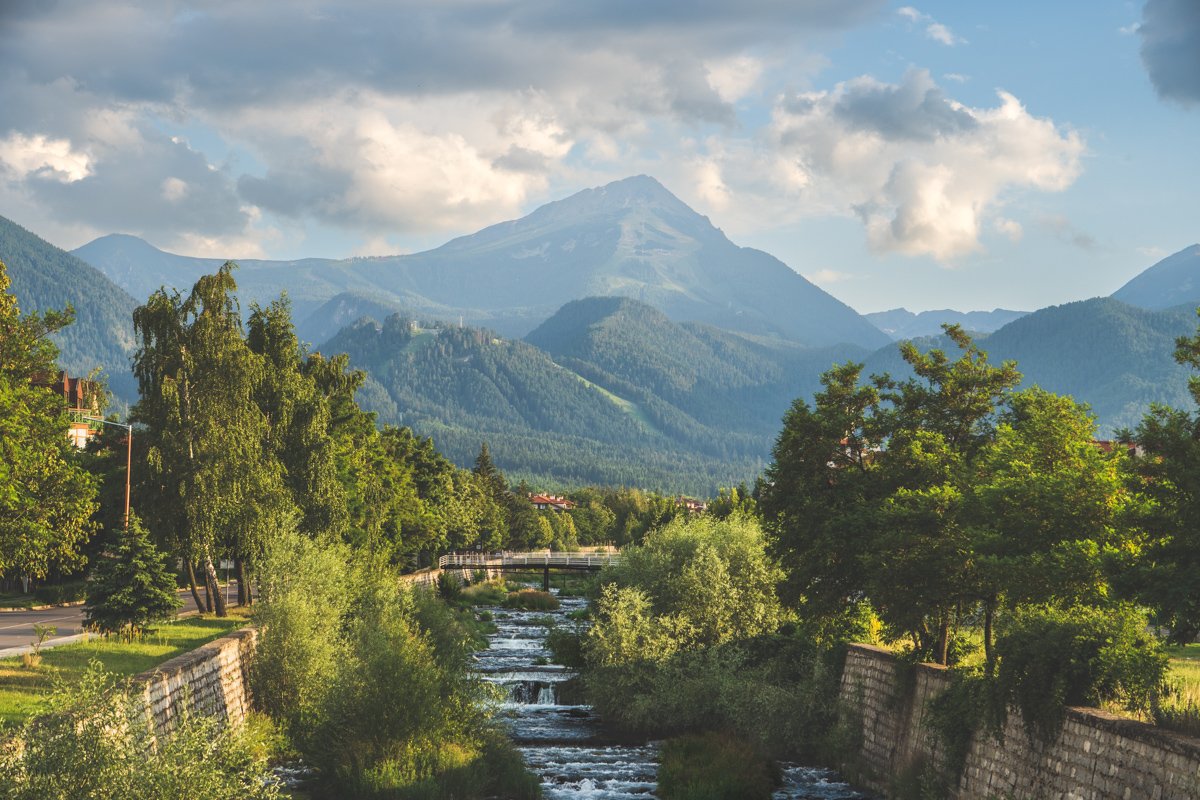 Digital nomad life in Bansko Bulgaria - The Wandering Hartz